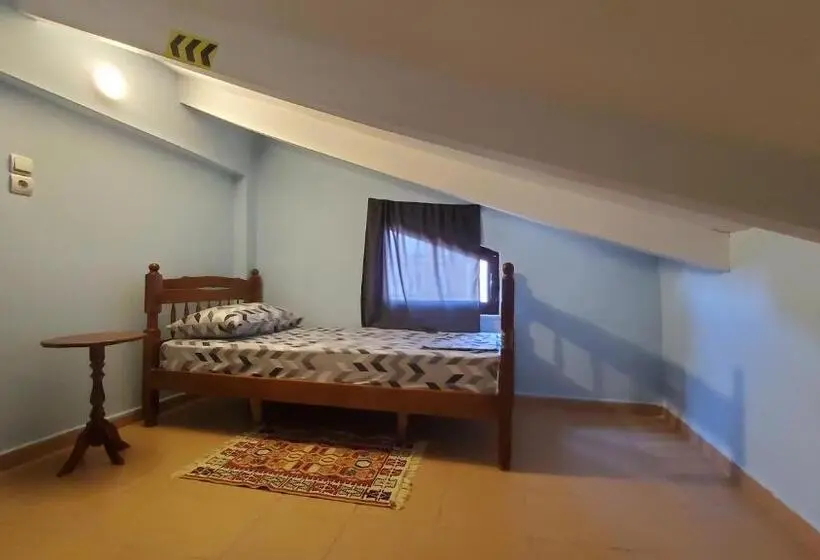 Chambre Standard Individuelle, Traveler Hostel