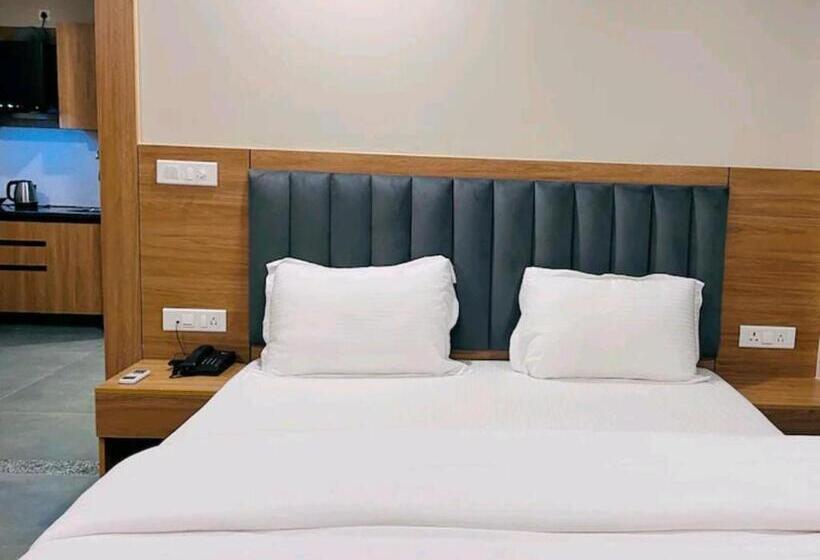 ファミリーステューディオ, Vacanza By Westay Luxury Home