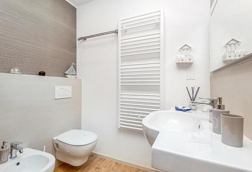 غرفة قياسية, The Dream Station