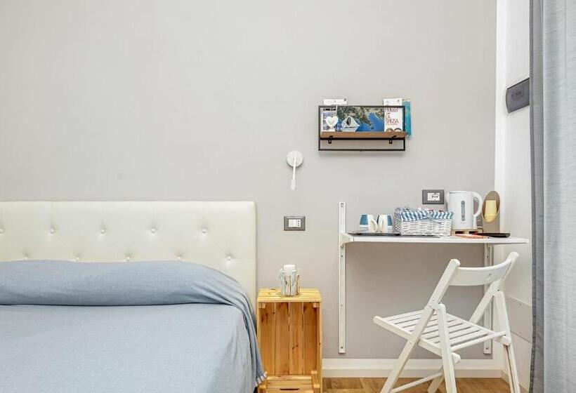 غرفة قياسية, The Dream Station