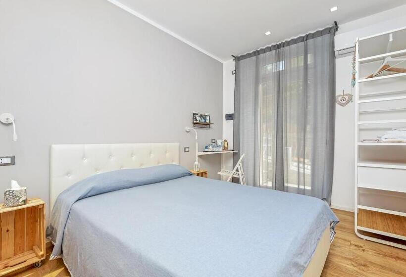 غرفة قياسية, The Dream Station