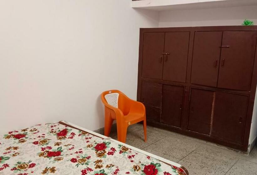 اتاق لوکس, Travel Hostel In Heart Of Kanpur