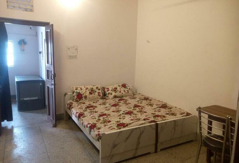 Номер Deluxe, Travel Hostel In Heart Of Kanpur