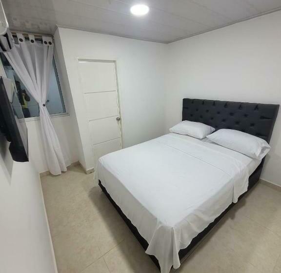 标准间, Maria Eugenia