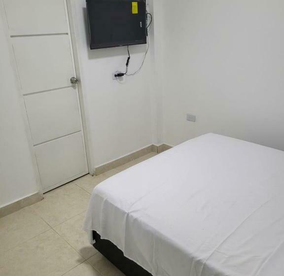 标准间, Maria Eugenia