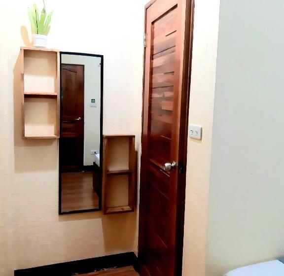 اتاق استاندارد, Elisha S Guest House