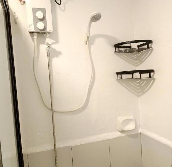 بنگله خانوادگی, Elisha S Guest House