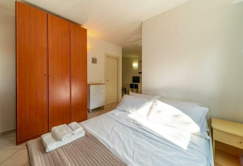 استودیوی لوکس, Residence Alessandra