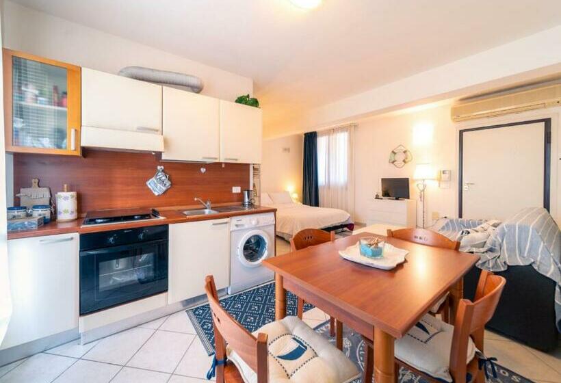 استودیوی لوکس, Residence Alessandra