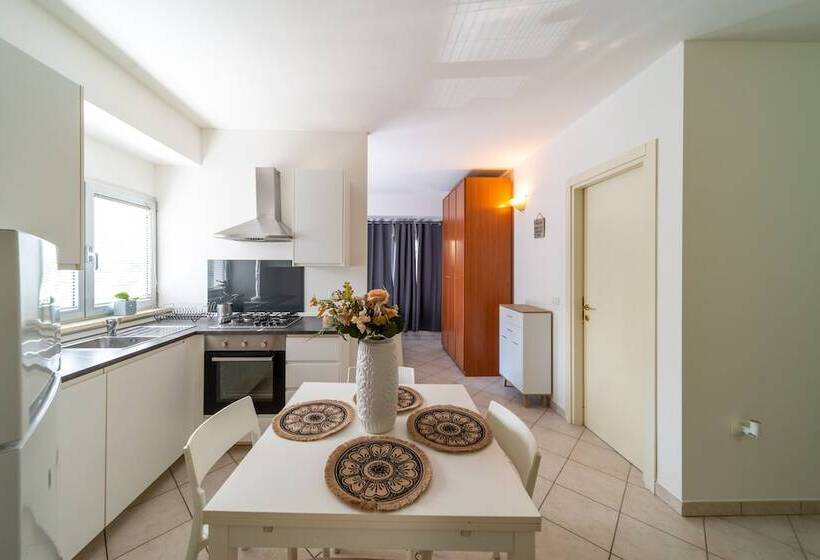 استودیوی لوکس, Residence Alessandra