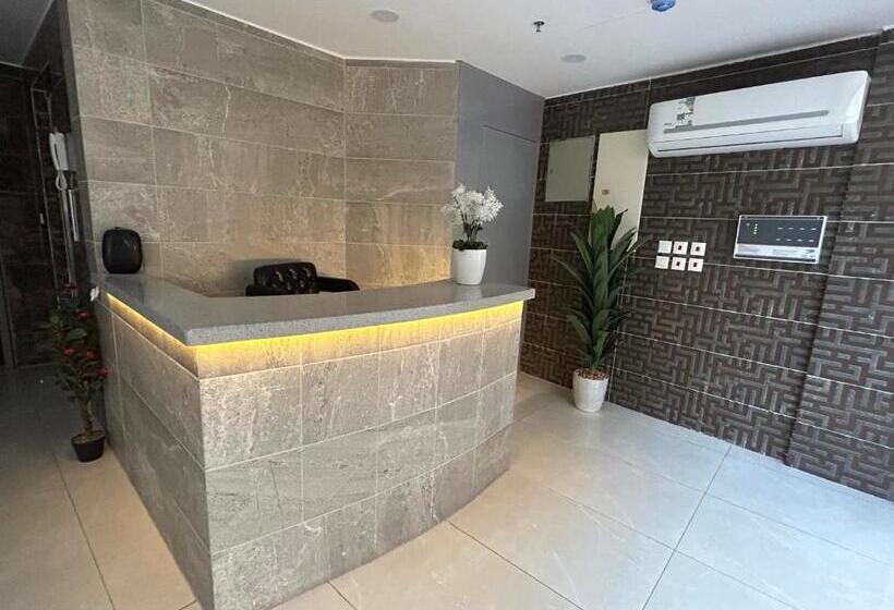 豪华三人间, Aram Madinah Hotel فندق آرام المدينة