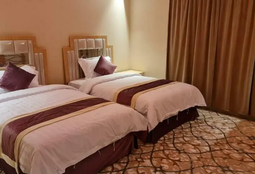 Perhehuone, فندق العزم