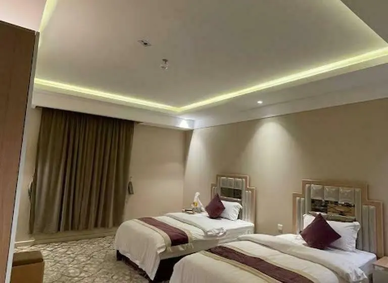 Perhehuone, فندق العزم
