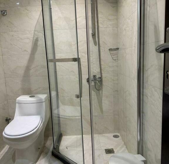 اتاق خانوادگی, فندق العزم