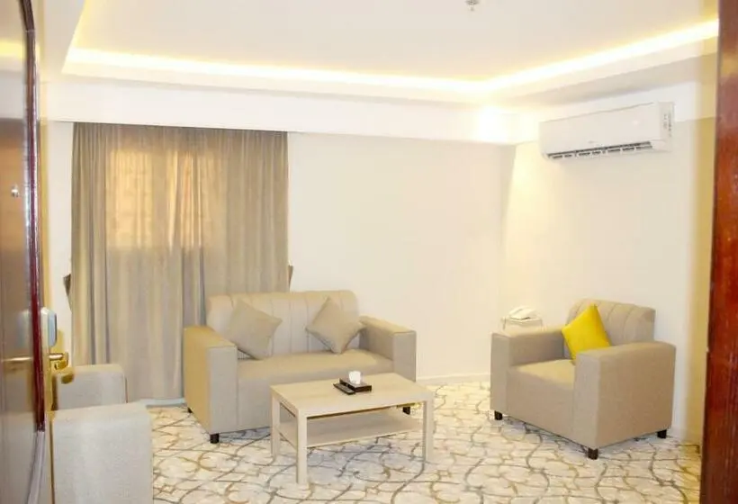 Deluxe-studio, فندق العزم