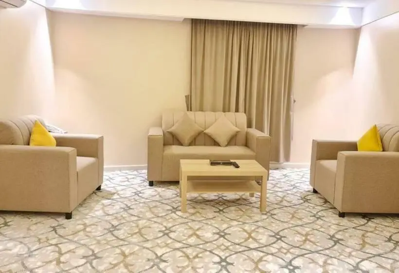 Deluxe-studio, فندق العزم