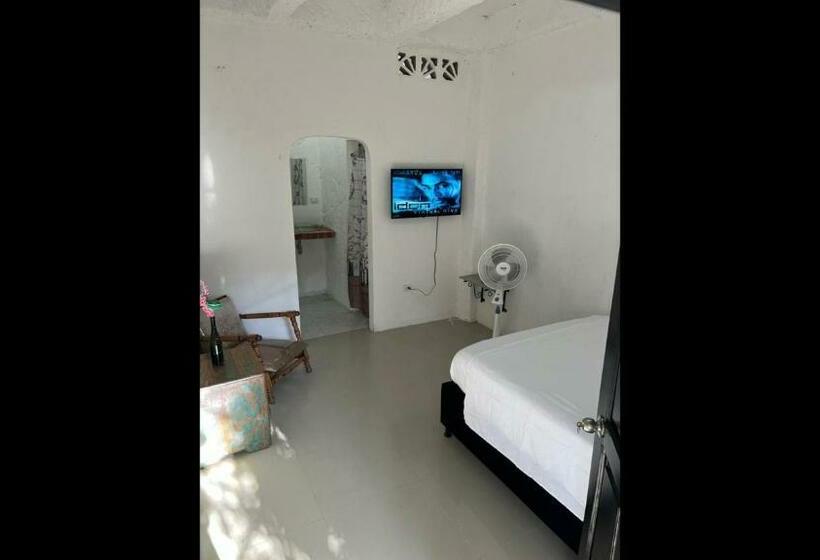 חדר סטנדרט לשלושה, Room In Lodge   Tr A1c Hostel Room Near Castillo San Felipe With Pool And Wifi