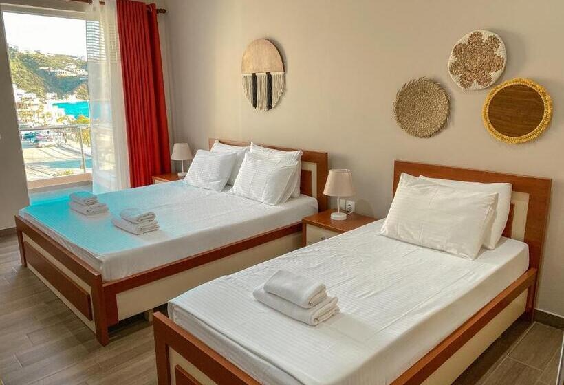 Triple Room Sea View, Aljur