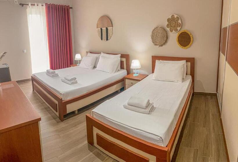 Triple Room Sea View, Aljur