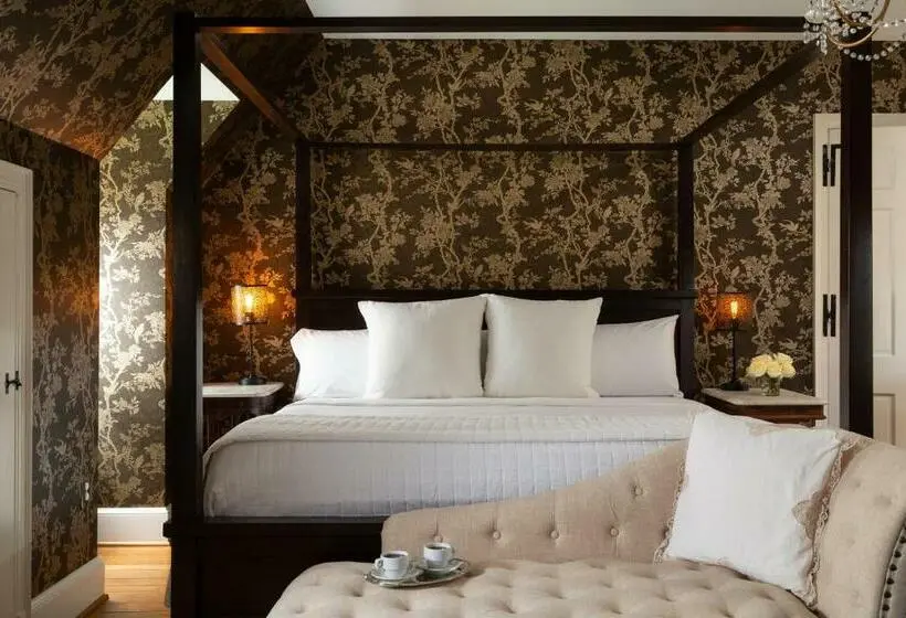 キングサイズベッドのスタンダードルーム, The Inn At Tacaro Estate