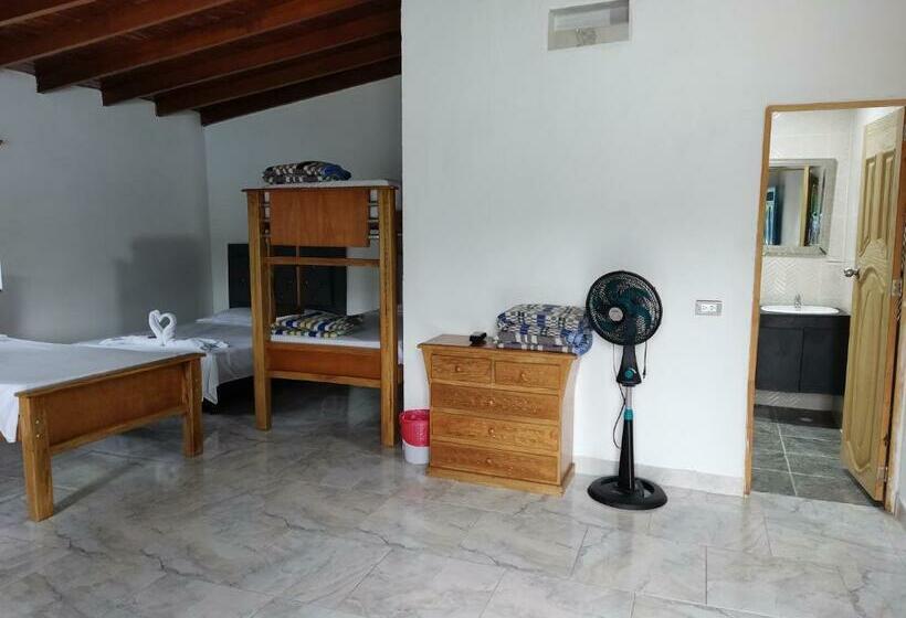 家庭间, Hosteria Puerta Del Nus