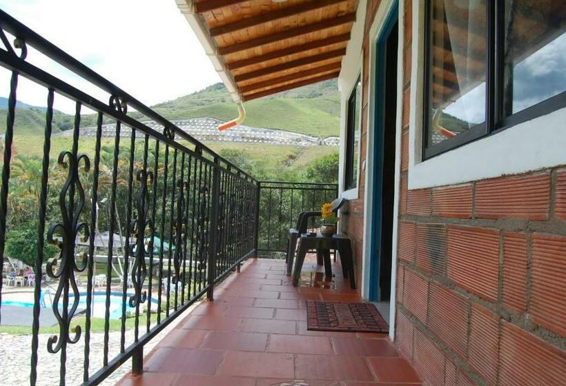 סוויטה, Hosteria Puerta Del Nus