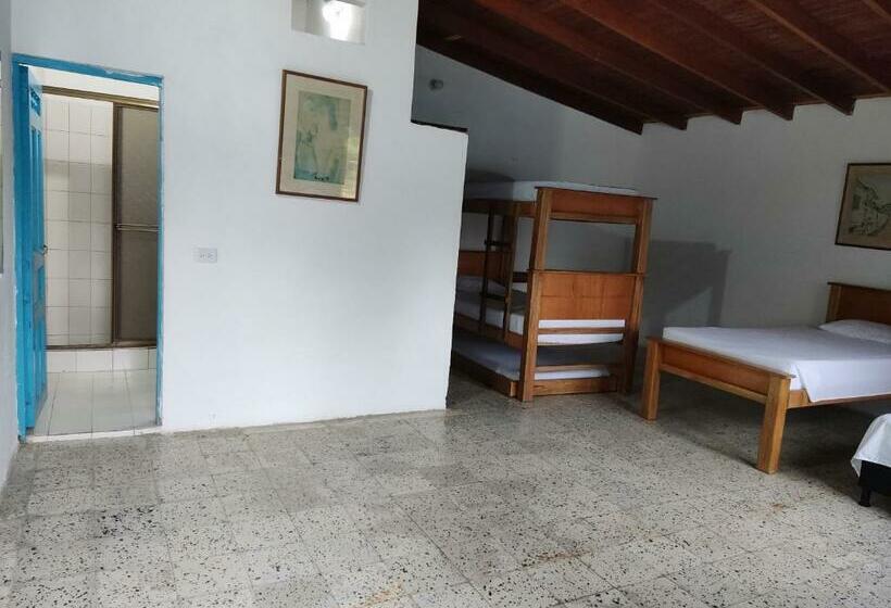 家庭间, Hosteria Puerta Del Nus