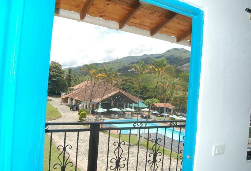 Люкс, Hosteria Puerta Del Nus