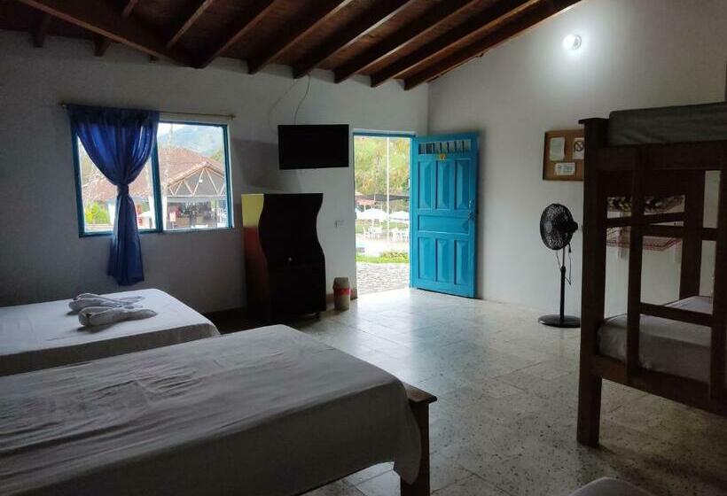 家庭间, Hosteria Puerta Del Nus