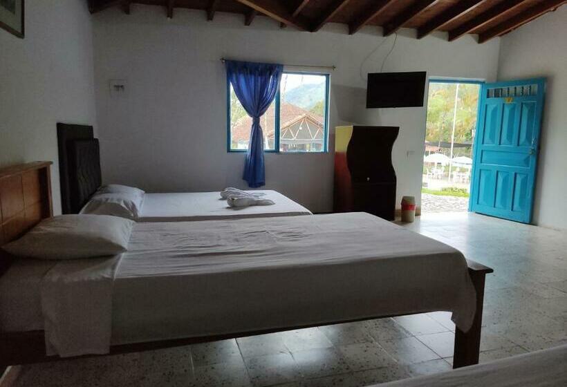 חדר משפחתי, Hosteria Puerta Del Nus