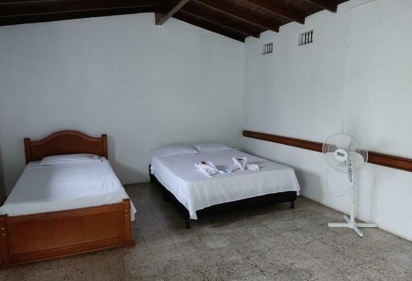 חדר סטנדרט לשלושה, Hosteria Puerta Del Nus