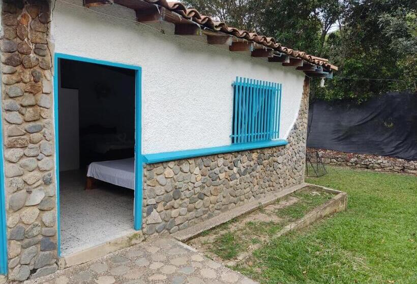 חדר משפחתי, Hosteria Puerta Del Nus