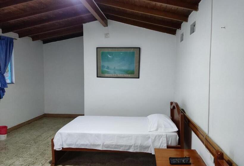 חדר סטנדרט לשלושה, Hosteria Puerta Del Nus