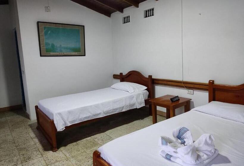 חדר סטנדרט לשלושה, Hosteria Puerta Del Nus
