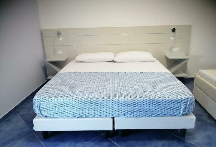 经典四人房间, La Giara