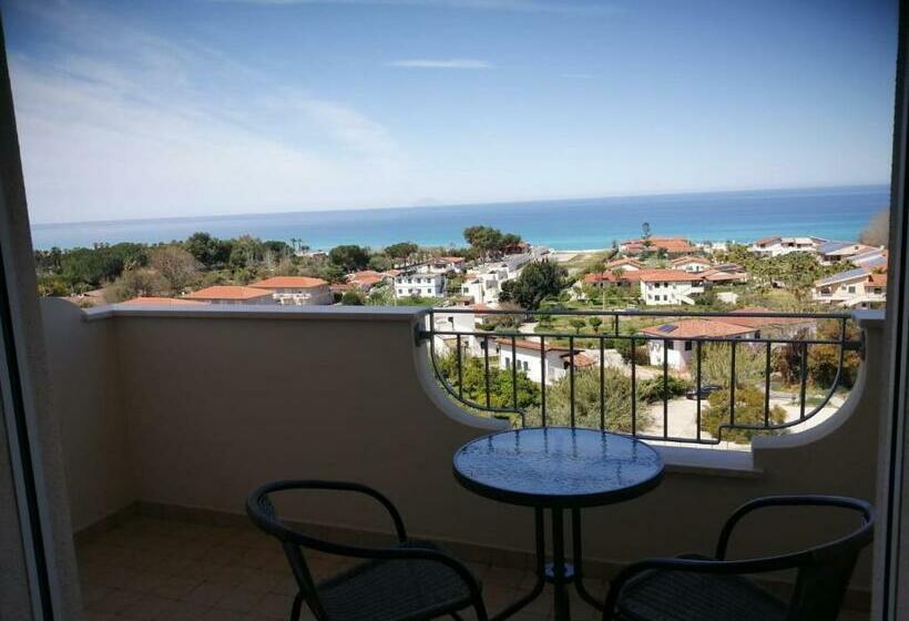 经典四人房间, La Giara