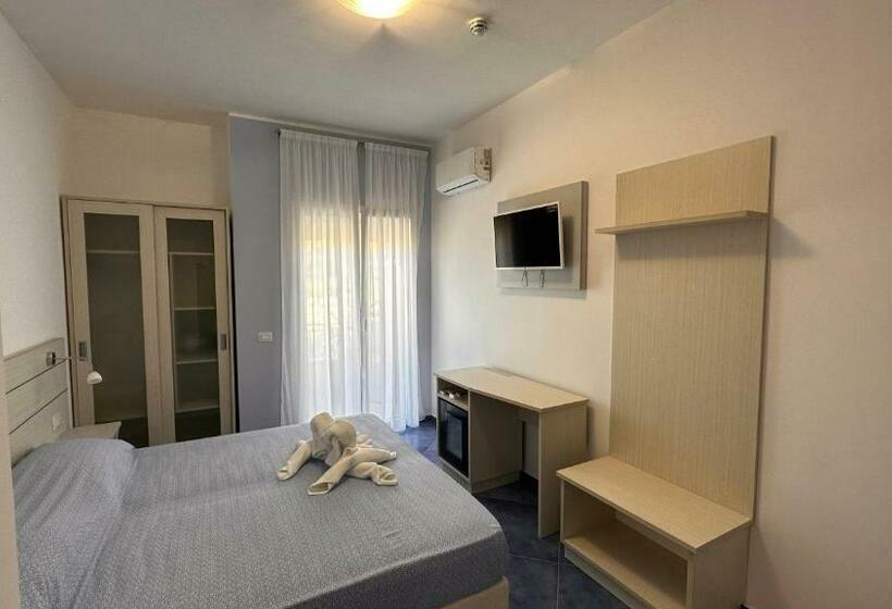 经典四人房间, La Giara