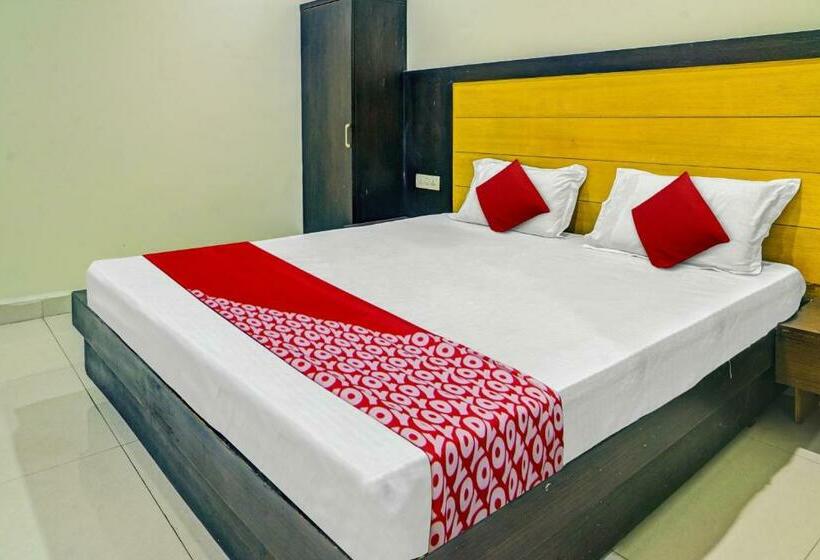 Трехместный Номер Классика, Oyo Flagship 81091  Samrat