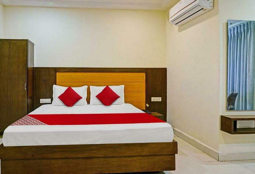 Трехместный Номер Классика, Oyo Flagship 81091  Samrat