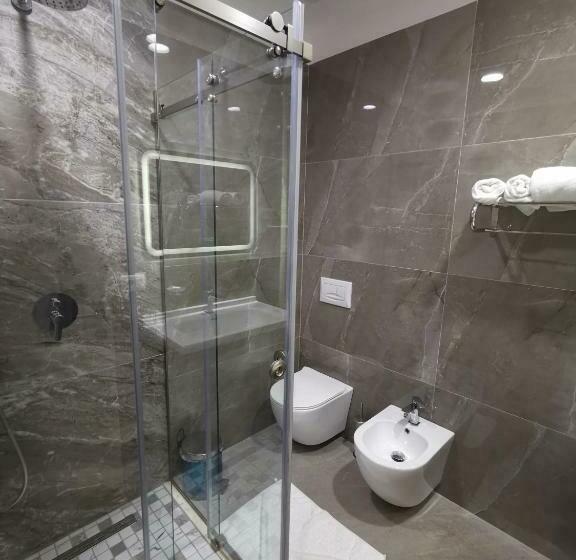 스탠다드 룸 킹사이즈 침대, Te Aldo