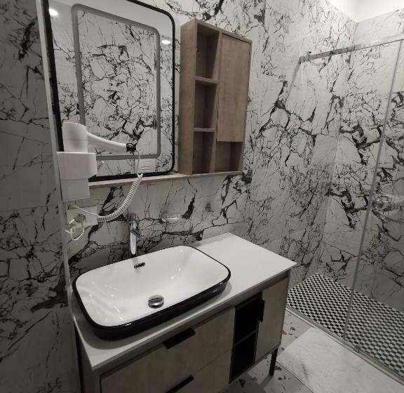 발코니가 있는 4인용 스탠다드 룸, Te Aldo