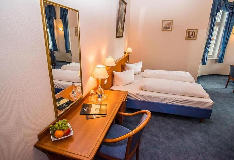 标准三人间, Golfhotel Denzerheide