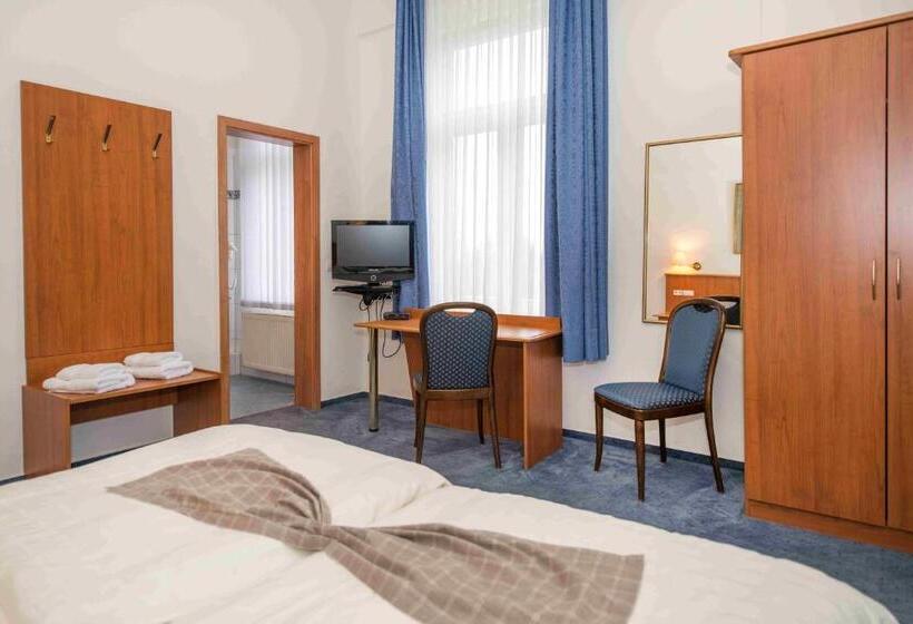Номер Стандарт Трехместный, Golfhotel Denzerheide