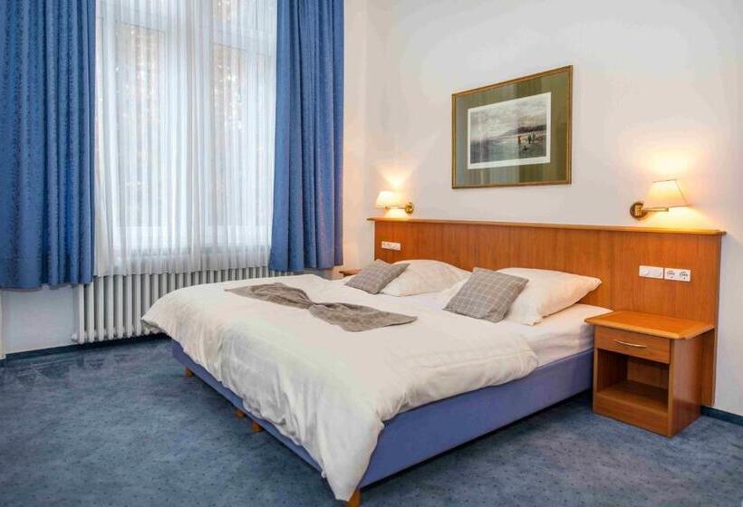Номер Стандарт Трехместный, Golfhotel Denzerheide