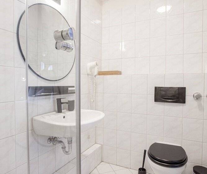 Номер Стандарт, Tm Hotel Düsseldorf