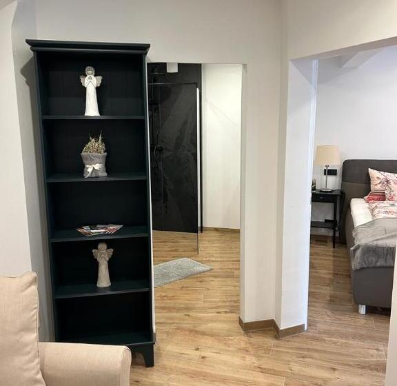 اتاق لوکس, Casa Verde