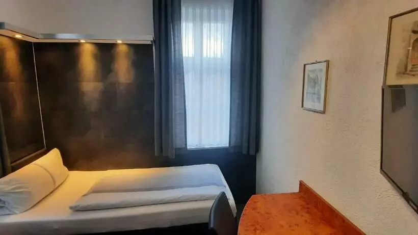 Single Basic Room, Corveyer Hof