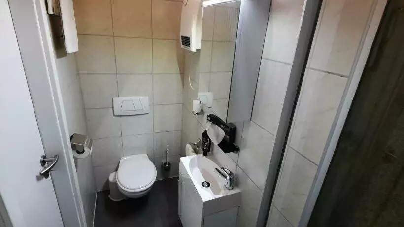 Single Basic Room, Corveyer Hof