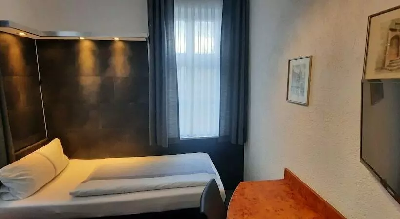 Single Basic Room, Corveyer Hof