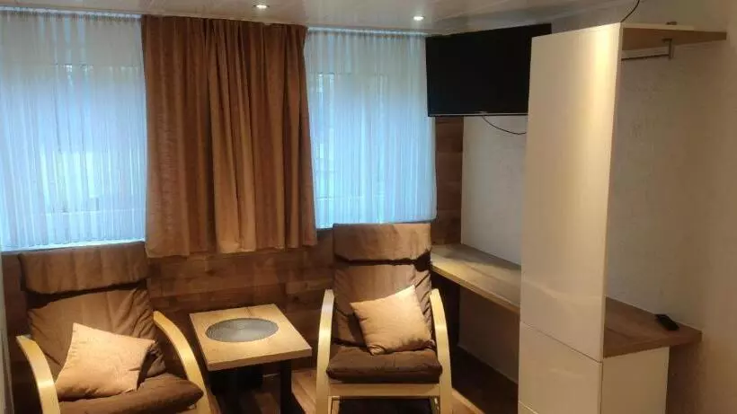 Family Room, Corveyer Hof